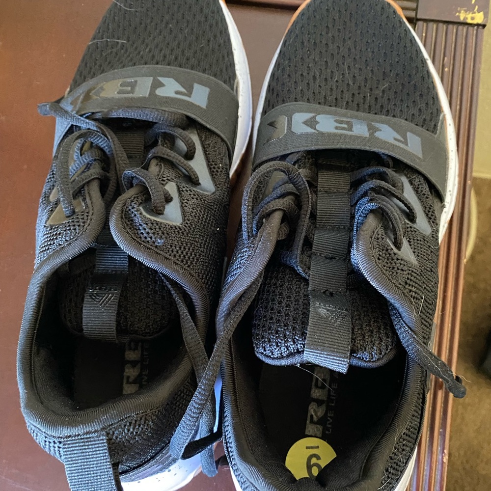 RBX athletic shoes size 9.  they don’t fit me. Never worn but shoes are new